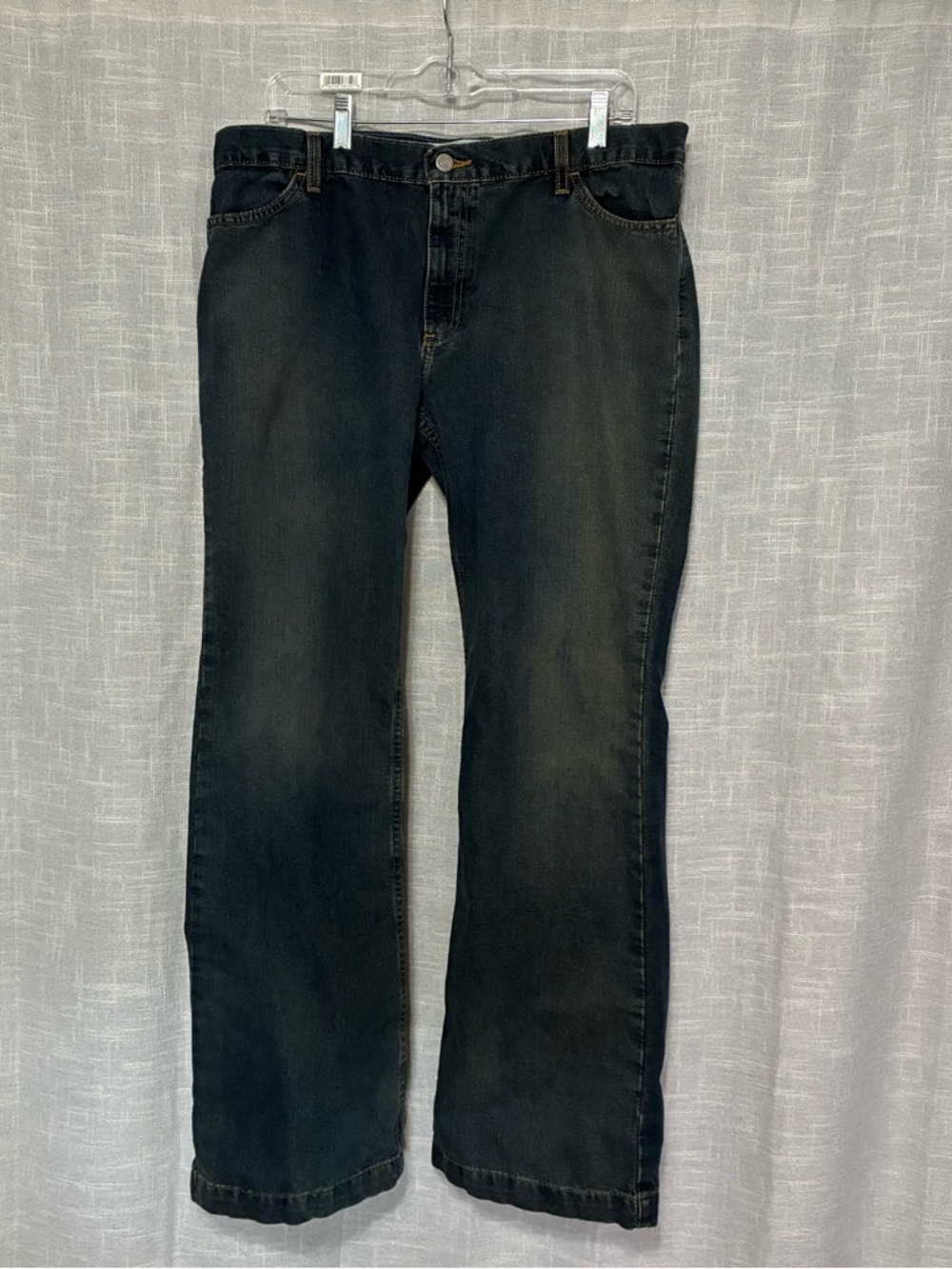 GAP Women Straight Leg Jeans in Dark Washed Black